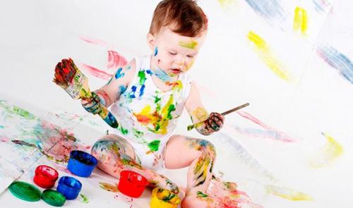 Отстирывается ли гуашь от белой одежды. Чем лучше отстирывать гуашь с одежды