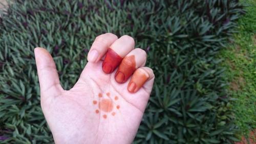 Как отстирать хну с джинс. Как отстирать пятна от хна с одежды