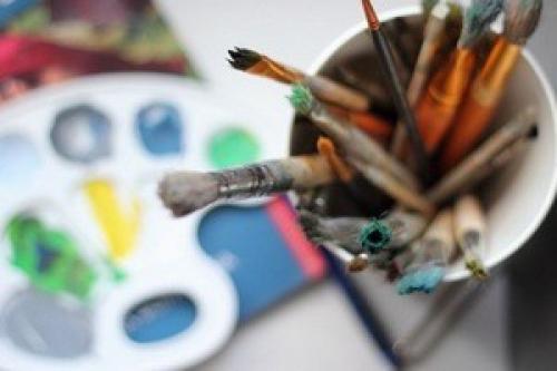 Как отстирать большие пятна от гуаши. Традиционные средства против пятен гуаши 11