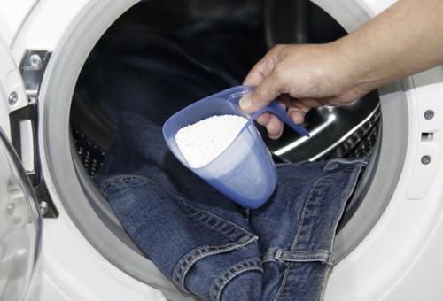 Какие материалы нужны для усадывания джинсов. Как постирать джинсы, чтобы они сели: проверенные способы для домашних условий