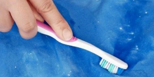 Как отстирать гуашь с джинс. Чем отстирать гуашь с одежды из натуральных тканей: инструкция