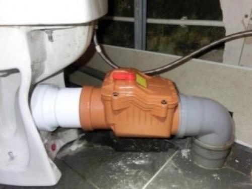 Как прочистить засор в унитазе если забился. Бумага 06 Как прочистить засор в унитазе если забился. Бумага 06