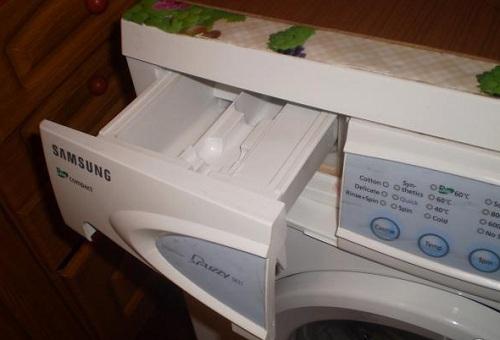 Как вывести пятна белизной. Правила использования средства 01 Как вывести пятна белизной. Правила использования средства 01