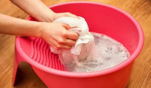 Как убрать желтизну с воротника на рубашке: эффективные методы 04