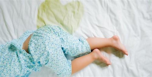 Как избавиться от запаха мочи на одежде и текстиле. Как отстирать запах мочи