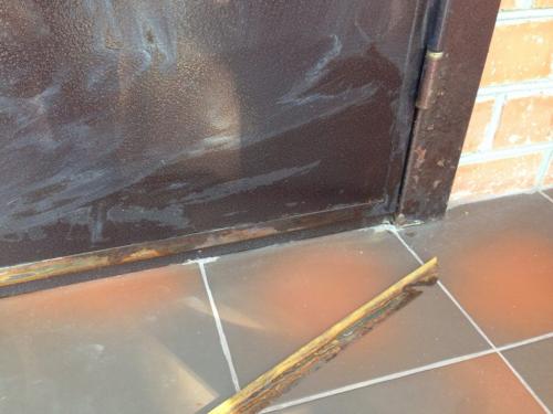 Смазка для дверных замков. Причины и последствия