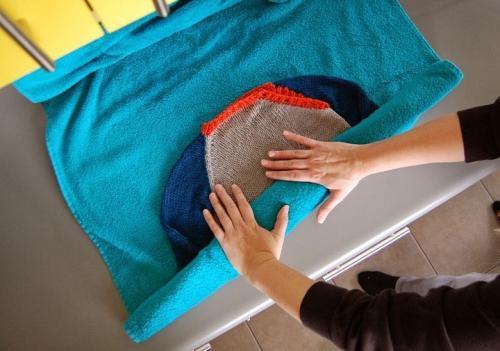 Как быстро высушить футболку. Как быстро высушить майку 07 Как быстро высушить футболку. Как быстро высушить майку 07