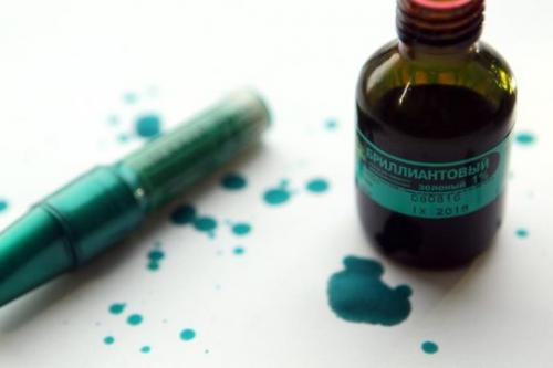 Можно ли предотвратить появление пятен от зелёнки на белых тканях. Эффективные методы устранения зеленки