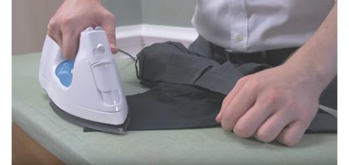 Как гладить стрелки на женских брюках. Пошаговая инструкция глажки после стирки с фото для начинающих