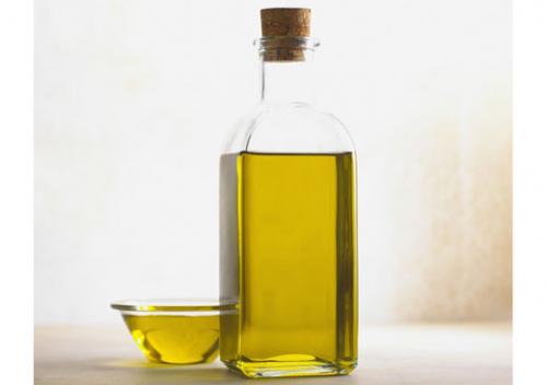 Средство от масляных пятен на одежде. Как отстирать подсолнечное масло с одежды в домашних условиях