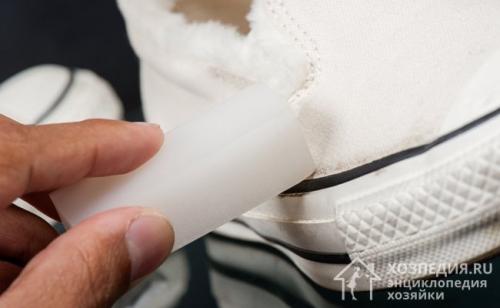 Как очистить белую подошву на кедах. Как отмыть белую подошву на кроссовках 