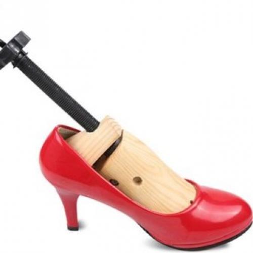 Чем заменить растяжитель обуви. Морозилка в помощь 01