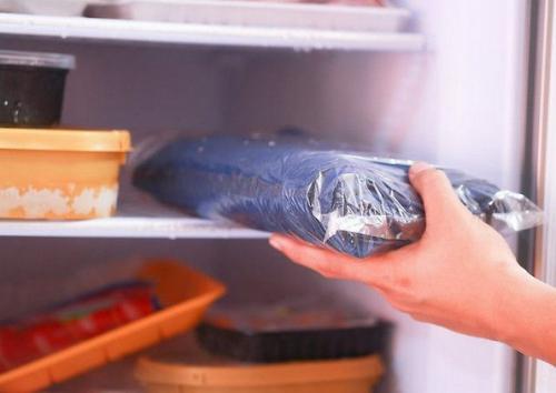 Как убрать слайм с одежды утюгом. Как отстирать лизуна с одежды