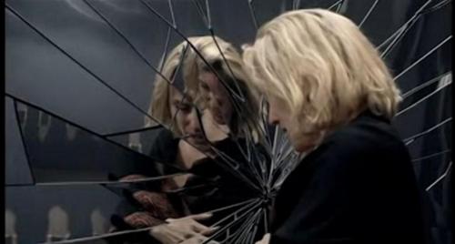 Как избежать беды, если разбилось зеркало 03 Как избежать беды, если разбилось зеркало 03