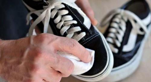 Как ухаживать за кроссовками из замши. Превентивные меры