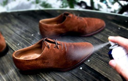 Лайфхак для замшевой обуви. Чем обработать замшевую обувь, чтобы она не промокала — 9 эффективных способов