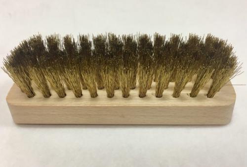 Щетка для замши. Как выглядит щеточка для чистки изделий из замши и нубука: виды и описание