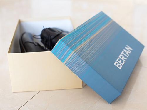 Как убрать запах от сумки из кожзама. Подручные средства для устранения аромата кожи