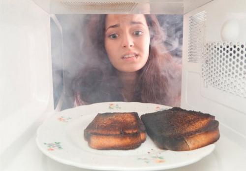 Как избавиться от запаха гари в квартире быстро. Обзор способов